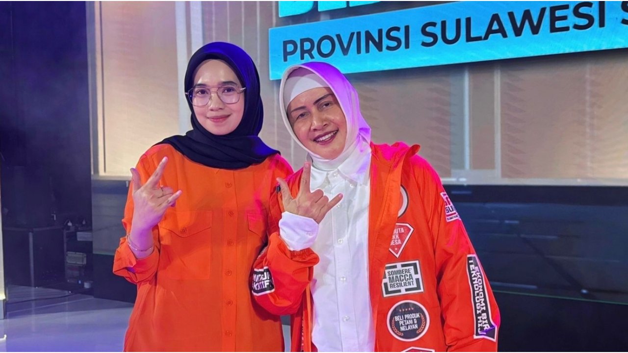 two women posing for a picture