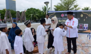 [Foto] Ketua PAPPRI Sulsel Ilham Arief Sirajuddin (IAS) menghadiri dialog masa depan musik dan musisi lokal, Sabtu (22/3) di Pelataran Mesjid Amirul Pantai Losari. (Assets:IST)