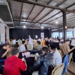 [Foto] Bukber Calon Ketua Umum Peradi Makassar Dr Hasman Usman, Senin (24/3) di Kafe Ombak. (Assets:IST)