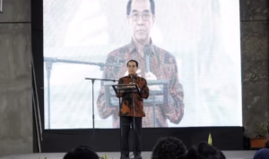[Foto] Prof JJ (Djamaluddin Jompa M.Sc) menghadiri acara konferensi media di Bikin-bikin Hub, Senin (24/3). (Assets: Humas)