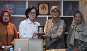 Prof Farida Pattitingi