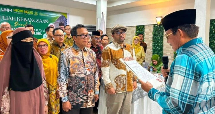 Pelantikan Pengurus CIDES ICMI Sulsel.(foto/ist)