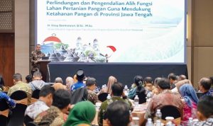 Fix Upload_1-22 Wamen Ossy saat membuka Rapat Koordinasi (Rakor) Pengendalian Alih Fungsi Lahan Sawah di Provinsi Jawa Tengah, Kamis (04/6).