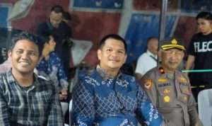 Bupati Bantaeng Uji Nurdin (tengah).(foto/ist)