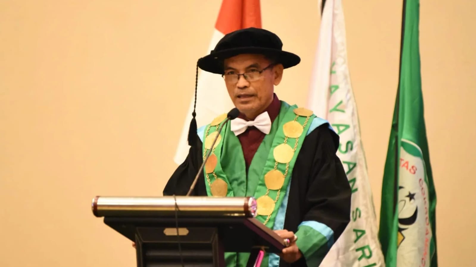 Rektor UCM, Dr. Lukman Daris, S.Pi., M.Si
